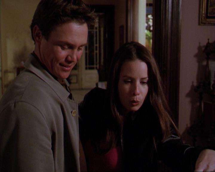 Charmed-Online-dot-316DeathTakesAHalliwell2234.jpg