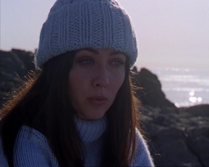 Charmed-Online-dot-316DeathTakesAHalliwell2259.jpg