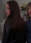 Charmed-Online-dot-316DeathTakesAHalliwell2002.jpg