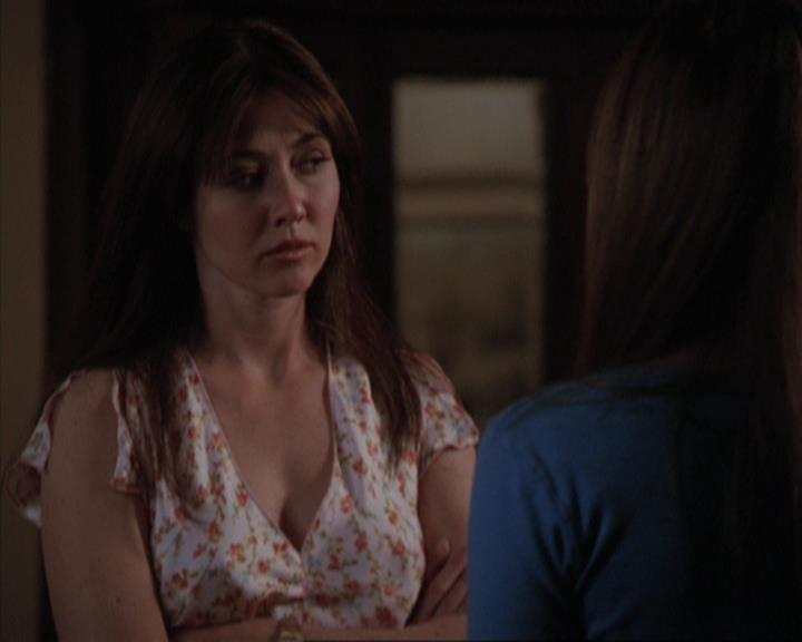 Charmed-Online-dot-317Pre-Witched1142.jpg Charmed-Online-dot-317Pre-Witched1142.jpg