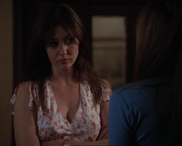 Charmed-Online-dot-317Pre-Witched1144.jpg Charmed-Online-dot-317Pre-Witched1144.jpg