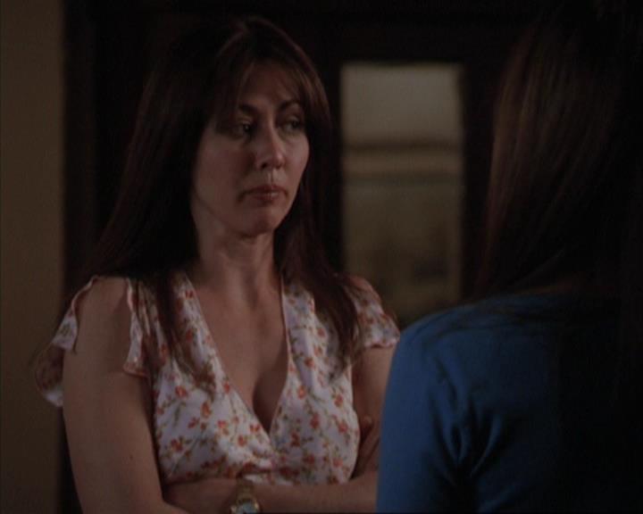 Charmed-Online-dot-317Pre-Witched1156.jpg Charmed-Online-dot-317Pre-Witched1156.jpg