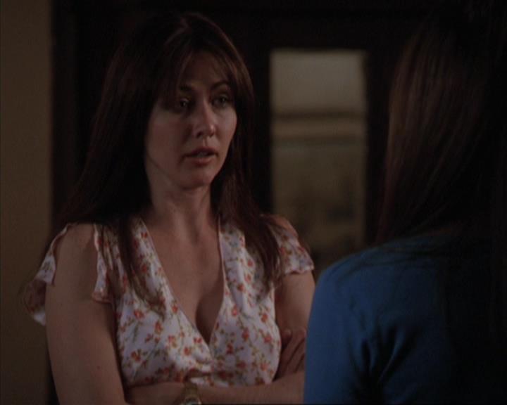 Charmed-Online-dot-317Pre-Witched1157.jpg Charmed-Online-dot-317Pre-Witched1157.jpg