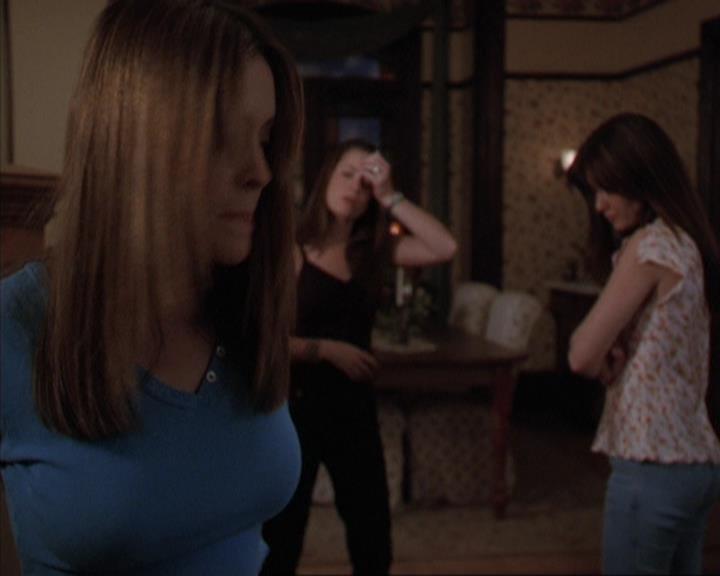 Charmed-Online-dot-317Pre-Witched1167.jpg Charmed-Online-dot-317Pre-Witched1167.jpg