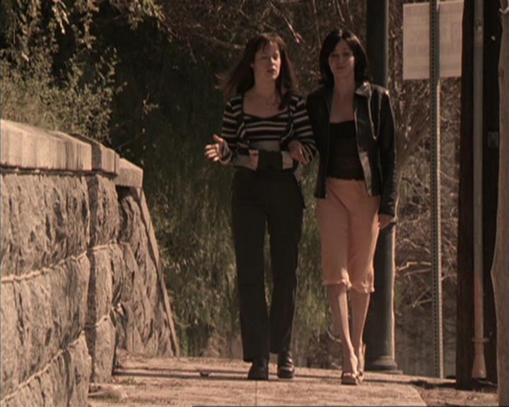 Charmed-Online-dot-317Pre-Witched1269.jpg Charmed-Online-dot-317Pre-Witched1269.jpg