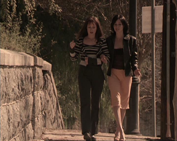 Charmed-Online-dot-317Pre-Witched1272.jpg Charmed-Online-dot-317Pre-Witched1272.jpg