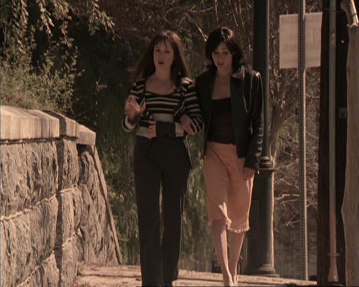 Charmed-Online-dot-317Pre-Witched1275.jpg Charmed-Online-dot-317Pre-Witched1275.jpg