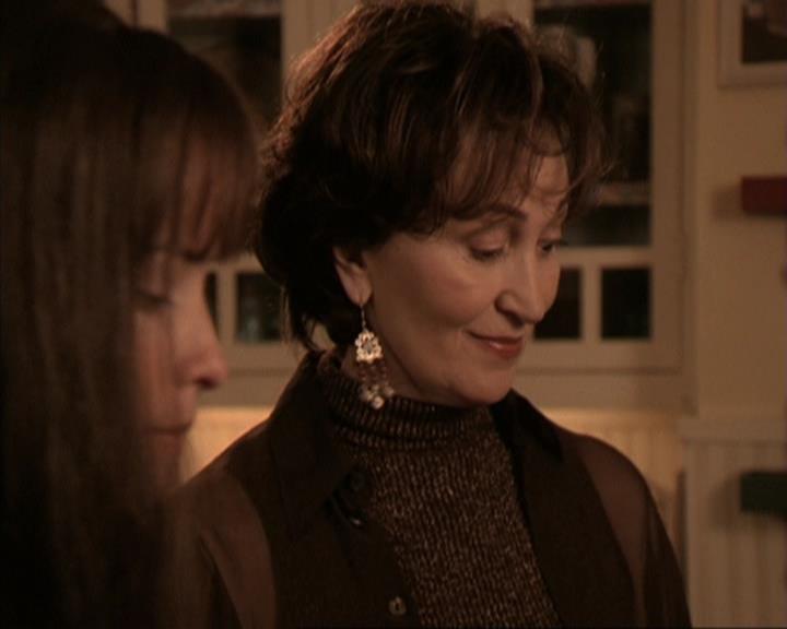 Charmed-Online-dot-317Pre-Witched1485.jpg Charmed-Online-dot-317Pre-Witched1485.jpg