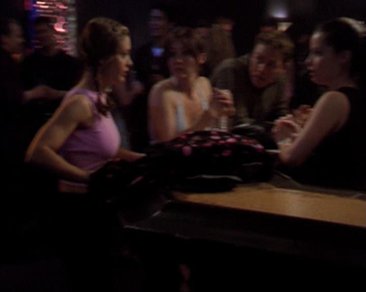 Charmed-Online-dot-319TheDemonWhoCameInFromTheCold0003.jpg