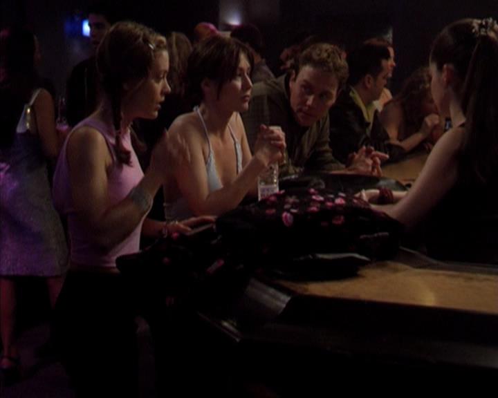 Charmed-Online-dot-319TheDemonWhoCameInFromTheCold0004.jpg
