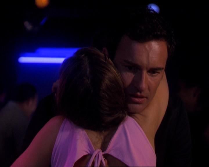 Charmed-Online-dot-319TheDemonWhoCameInFromTheCold0065.jpg