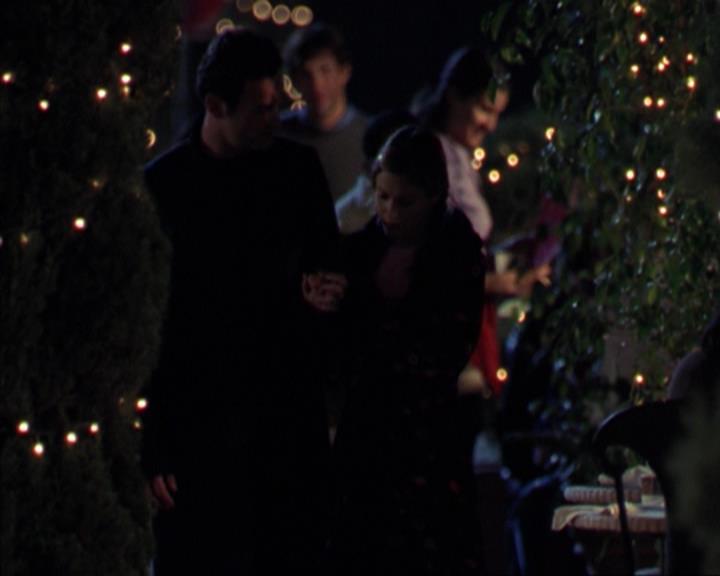 Charmed-Online-dot-319TheDemonWhoCameInFromTheCold0126.jpg