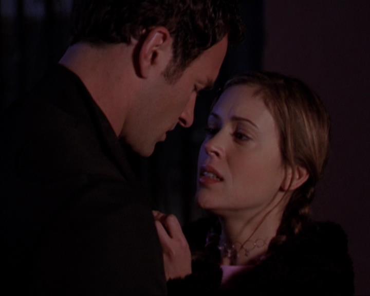 Charmed-Online-dot-319TheDemonWhoCameInFromTheCold0171.jpg