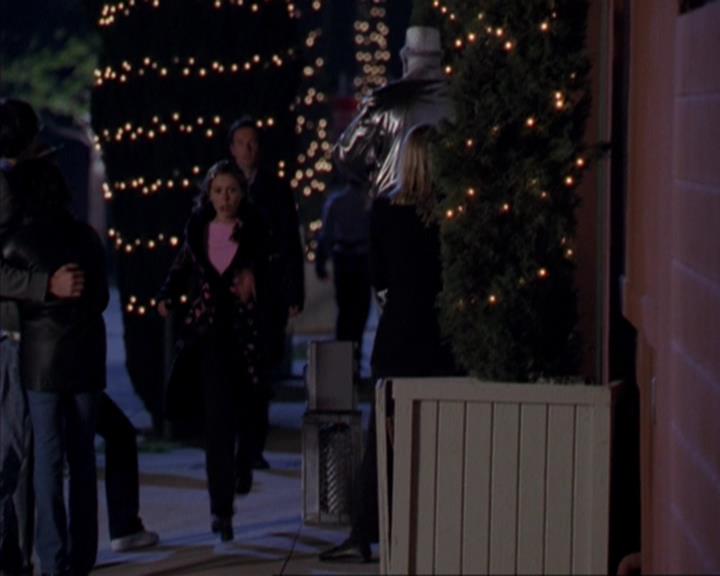 Charmed-Online-dot-319TheDemonWhoCameInFromTheCold0193.jpg