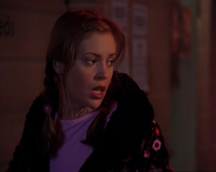 Charmed-Online-dot-319TheDemonWhoCameInFromTheCold0213.jpg
