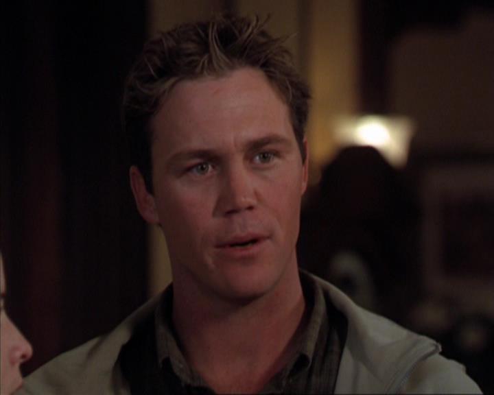 Charmed-Online-dot-319TheDemonWhoCameInFromTheCold0348.jpg