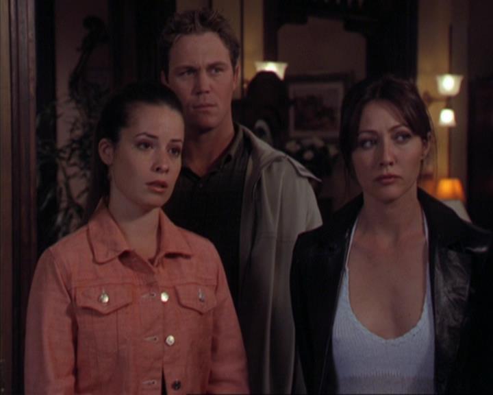 Charmed-Online-dot-319TheDemonWhoCameInFromTheCold0385.jpg