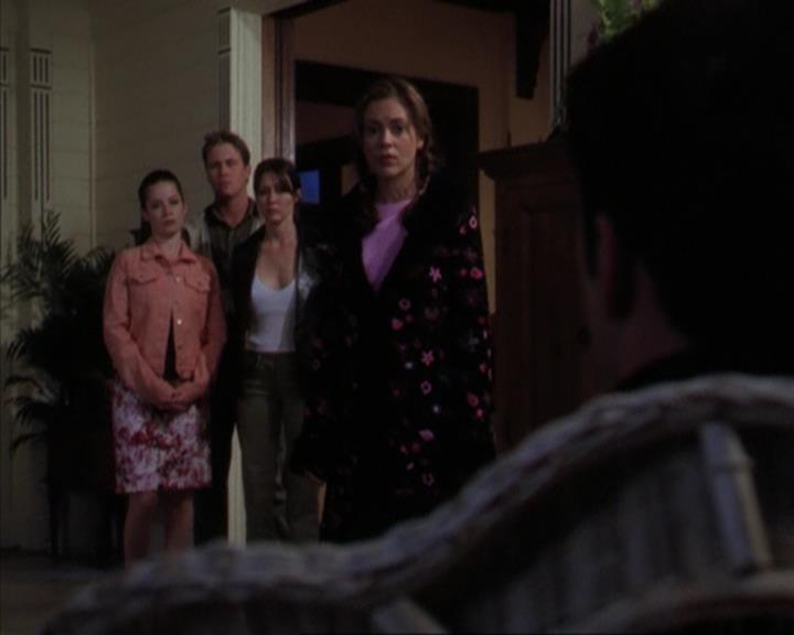 Charmed-Online-dot-319TheDemonWhoCameInFromTheCold0392.jpg