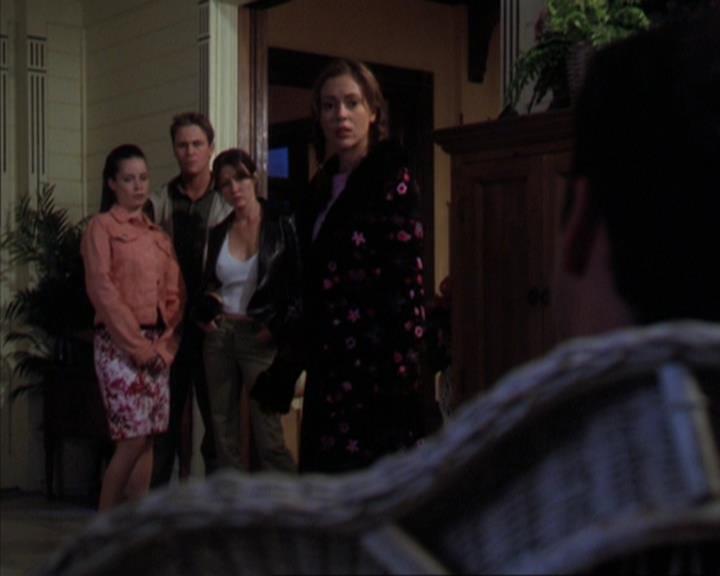 Charmed-Online-dot-319TheDemonWhoCameInFromTheCold0438.jpg