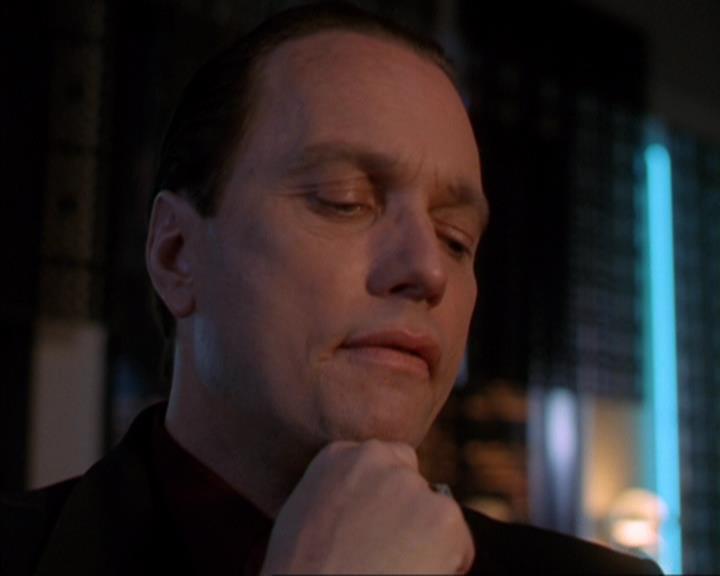 Charmed-Online-dot-319TheDemonWhoCameInFromTheCold0500.jpg
