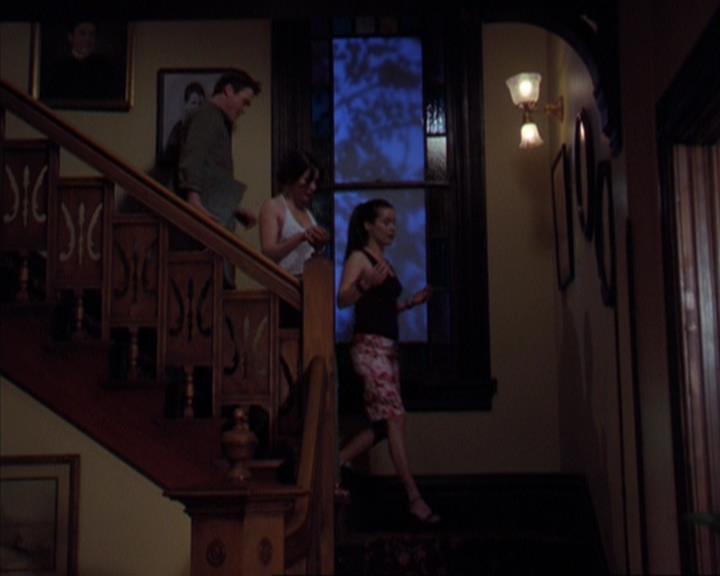 Charmed-Online-dot-319TheDemonWhoCameInFromTheCold0516.jpg