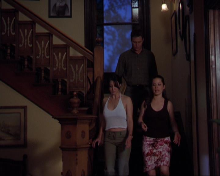 Charmed-Online-dot-319TheDemonWhoCameInFromTheCold0519.jpg