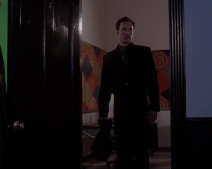 Charmed-Online-dot-319TheDemonWhoCameInFromTheCold0684.jpg