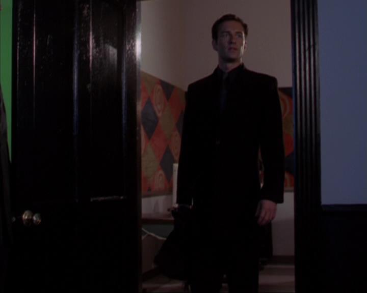 Charmed-Online-dot-319TheDemonWhoCameInFromTheCold0685.jpg