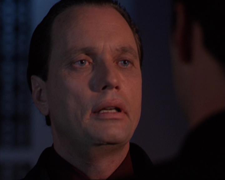 Charmed-Online-dot-319TheDemonWhoCameInFromTheCold0803.jpg