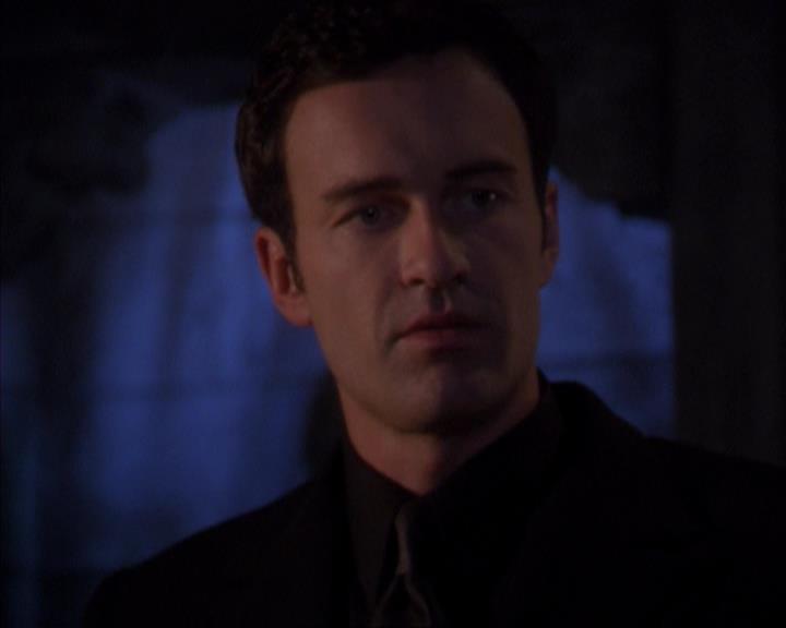 Charmed-Online-dot-319TheDemonWhoCameInFromTheCold1017.jpg