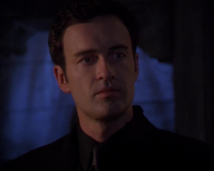 Charmed-Online-dot-319TheDemonWhoCameInFromTheCold1029.jpg