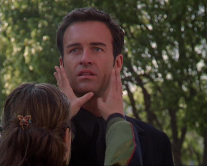 Charmed-Online-dot-319TheDemonWhoCameInFromTheCold1306.jpg