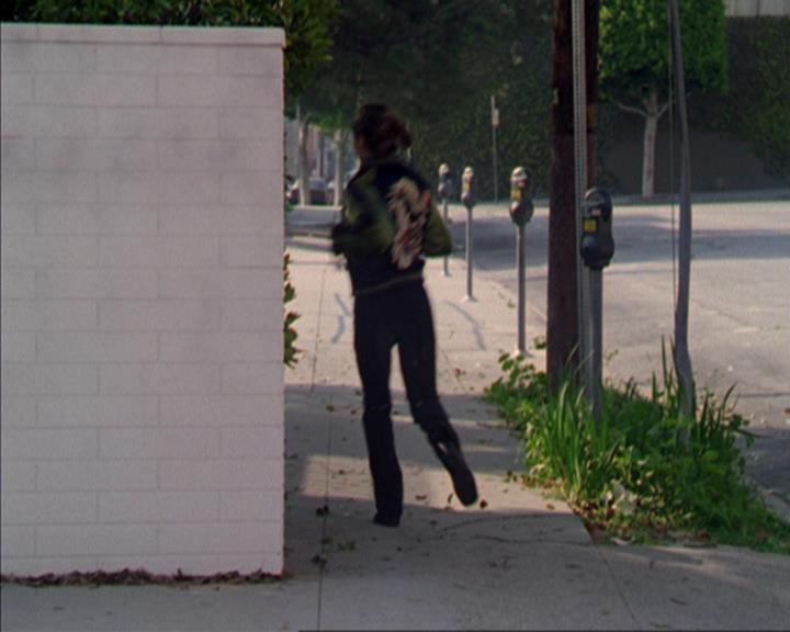 Charmed-Online-dot-319TheDemonWhoCameInFromTheCold1311.jpg