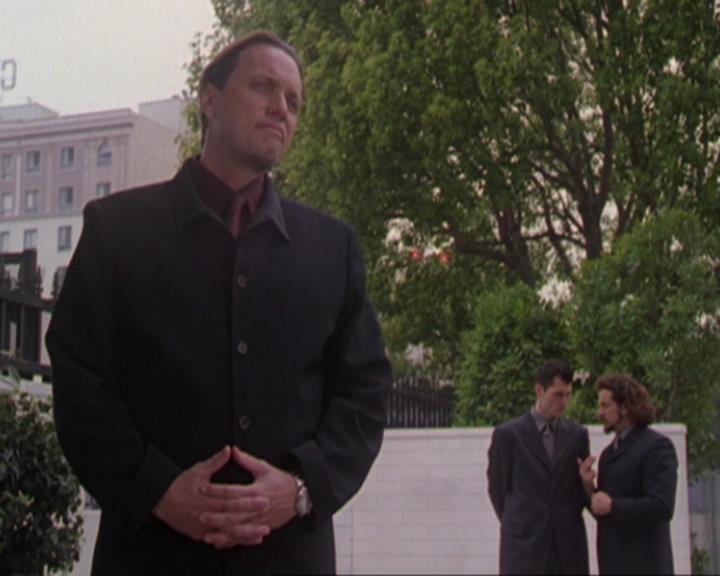 Charmed-Online-dot-319TheDemonWhoCameInFromTheCold1327.jpg
