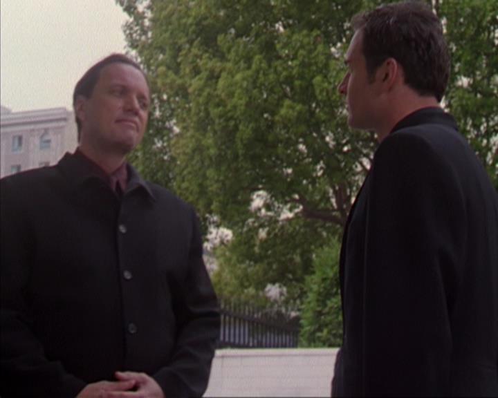 Charmed-Online-dot-319TheDemonWhoCameInFromTheCold1332.jpg