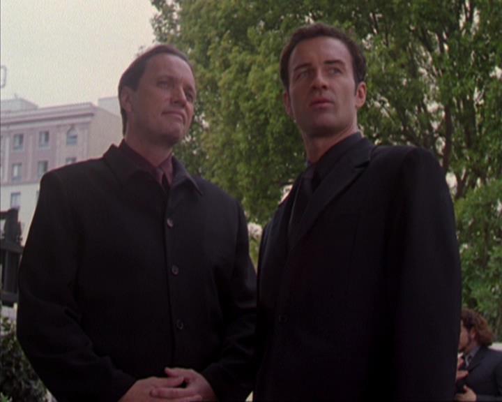 Charmed-Online-dot-319TheDemonWhoCameInFromTheCold1334.jpg