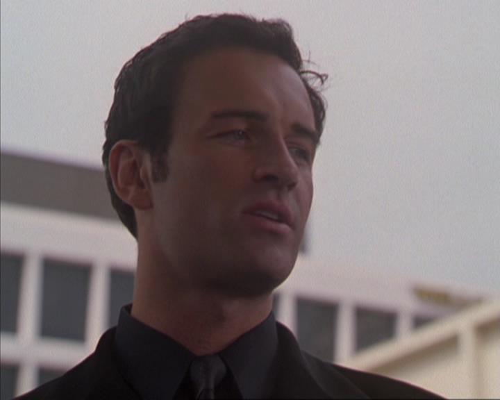Charmed-Online-dot-319TheDemonWhoCameInFromTheCold1341.jpg