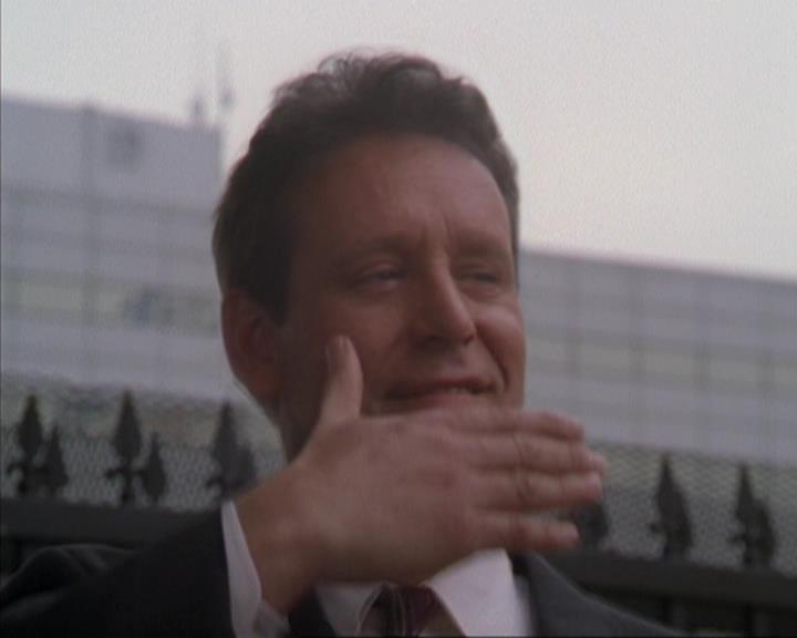 Charmed-Online-dot-319TheDemonWhoCameInFromTheCold1346.jpg