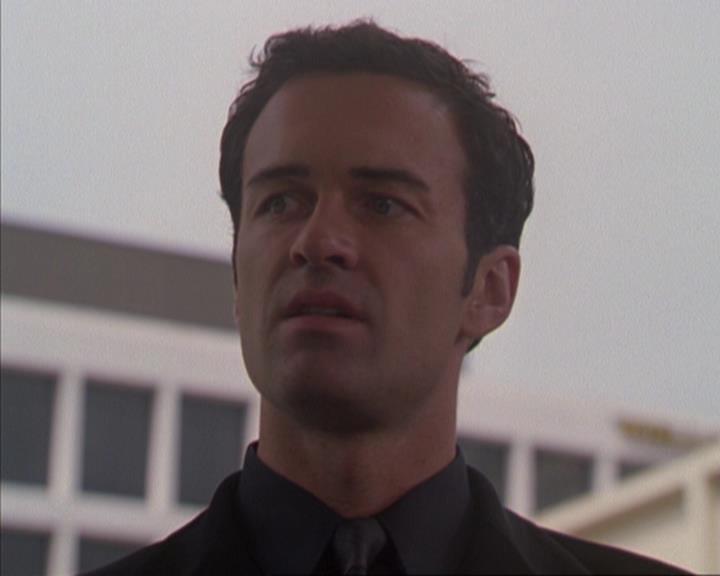 Charmed-Online-dot-319TheDemonWhoCameInFromTheCold1351.jpg