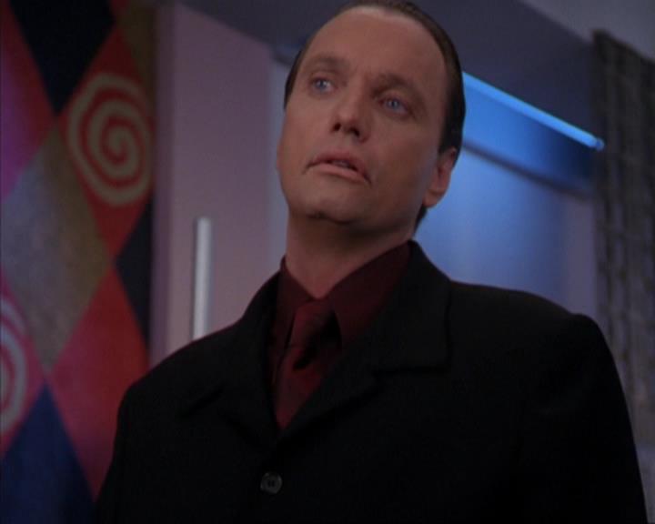 Charmed-Online-dot-319TheDemonWhoCameInFromTheCold1613.jpg