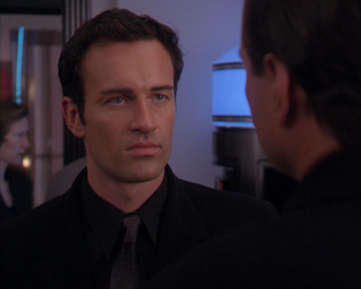 Charmed-Online-dot-319TheDemonWhoCameInFromTheCold1618.jpg