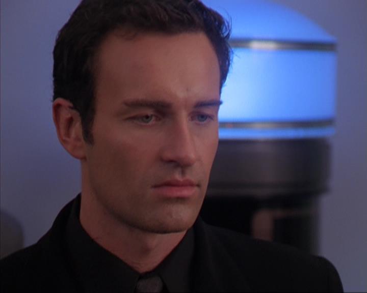 Charmed-Online-dot-319TheDemonWhoCameInFromTheCold1644.jpg