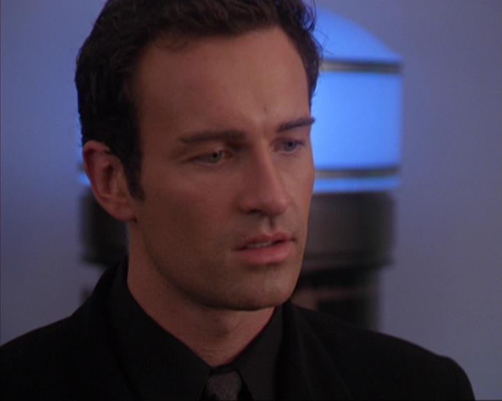 Charmed-Online-dot-319TheDemonWhoCameInFromTheCold1689.jpg