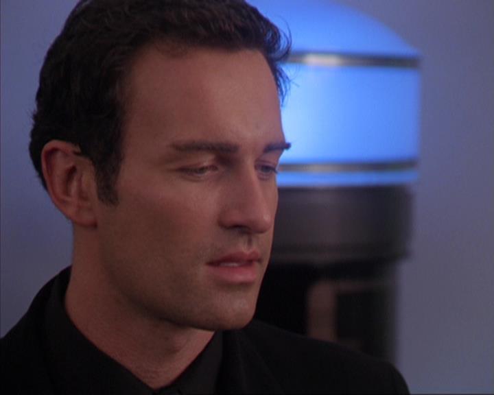 Charmed-Online-dot-319TheDemonWhoCameInFromTheCold1704.jpg