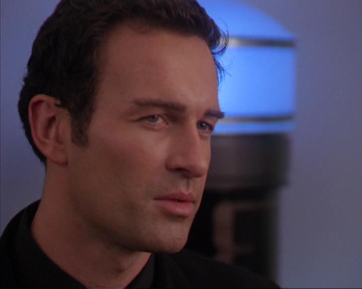 Charmed-Online-dot-319TheDemonWhoCameInFromTheCold1705.jpg