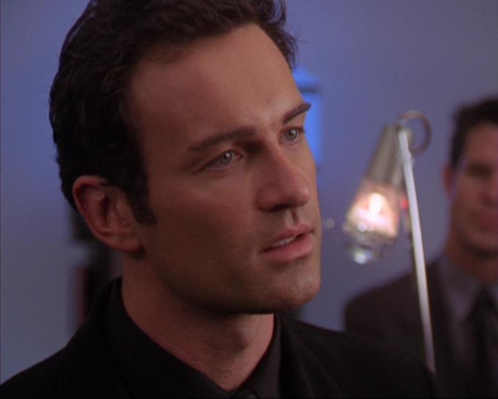 Charmed-Online-dot-319TheDemonWhoCameInFromTheCold1711.jpg