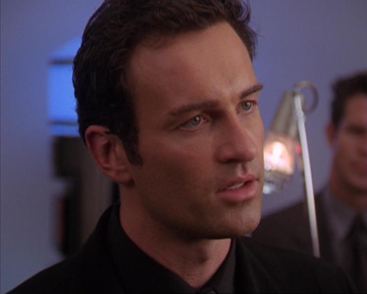 Charmed-Online-dot-319TheDemonWhoCameInFromTheCold1714.jpg
