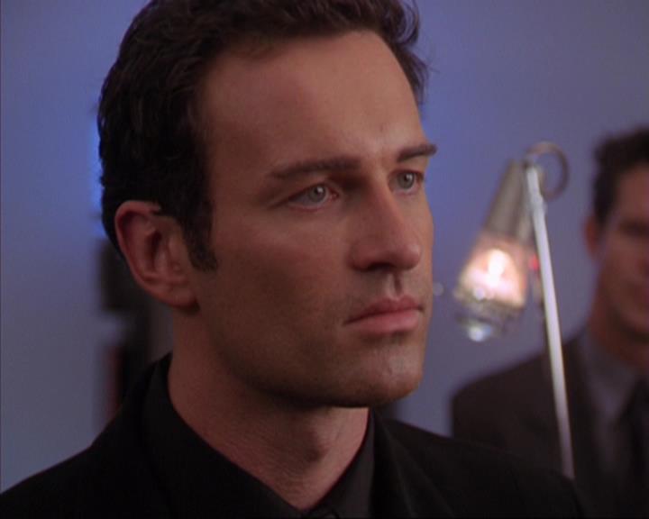 Charmed-Online-dot-319TheDemonWhoCameInFromTheCold1722.jpg