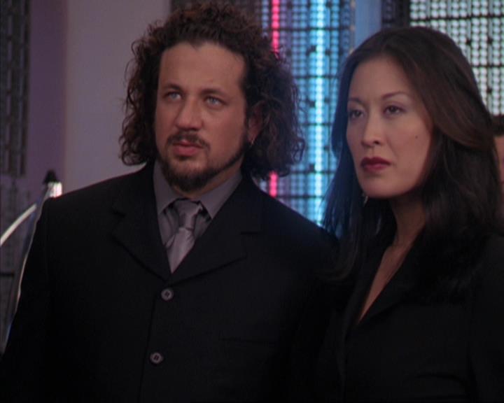 Charmed-Online-dot-319TheDemonWhoCameInFromTheCold1726.jpg