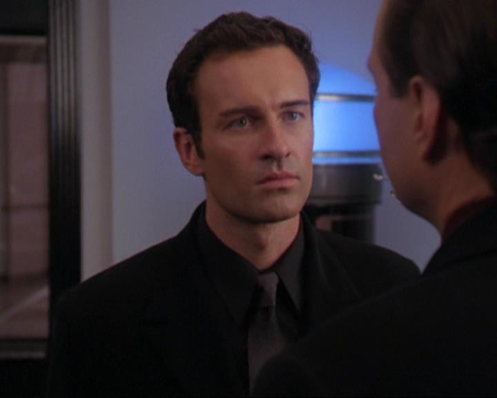 Charmed-Online-dot-319TheDemonWhoCameInFromTheCold1730.jpg
